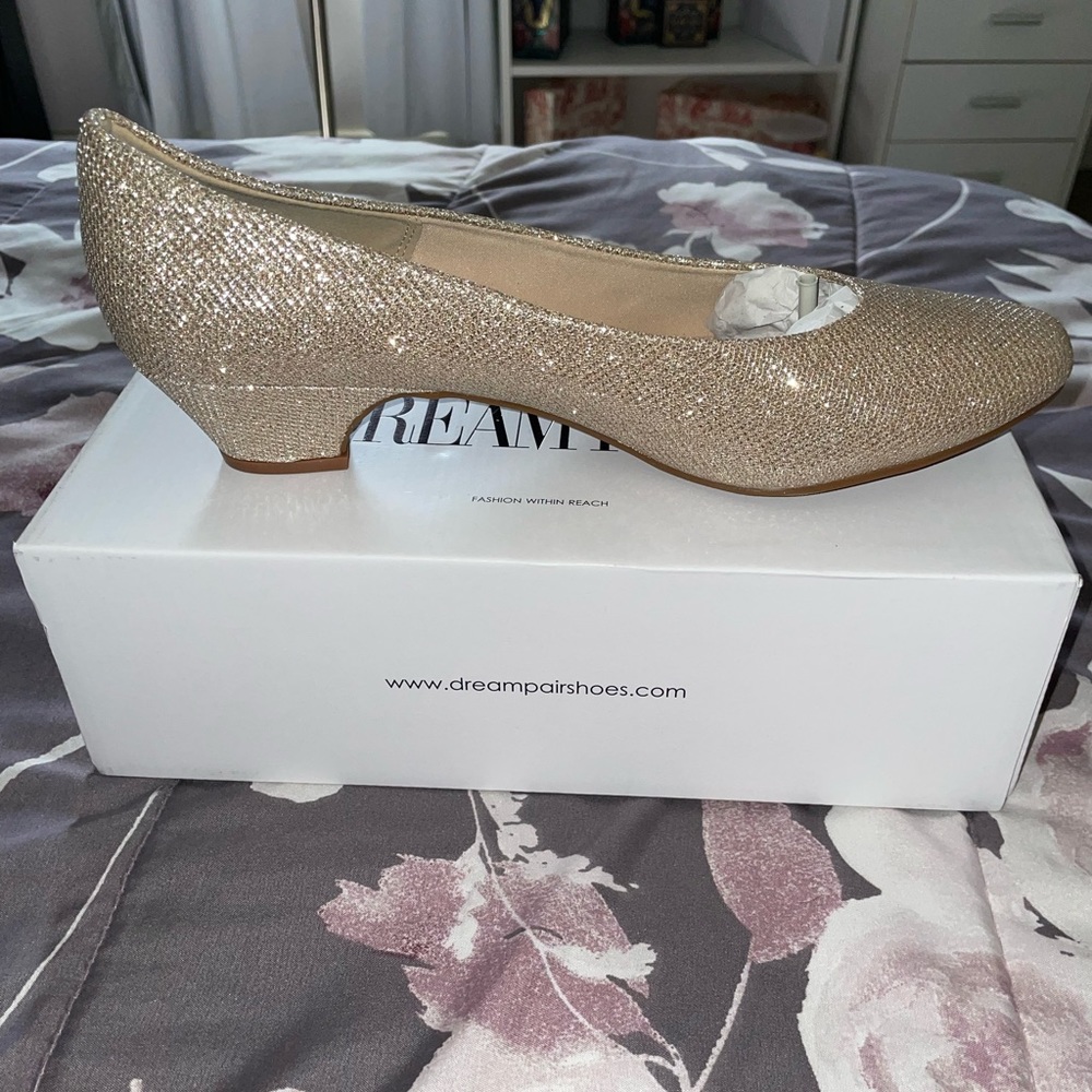 Brand New - Dream Pairs - Gold Glitter Shoes